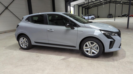 44938_p28 - RENAULT - CLIO 5 - 2025