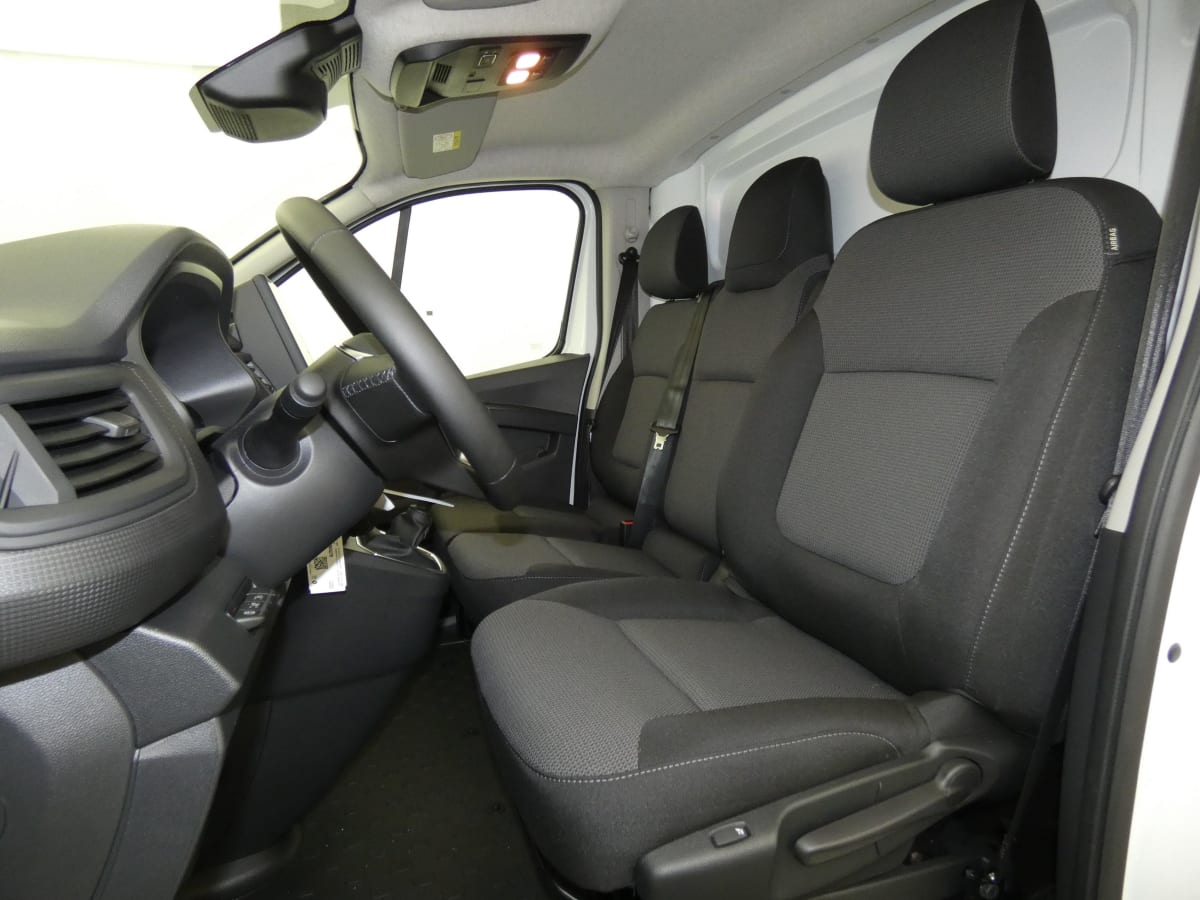 355172_p2 - RENAULT - TRAFIC - 2025 - photo 8