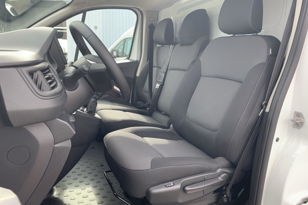 356996_p2 - RENAULT - TRAFIC - 2025 - photo 9