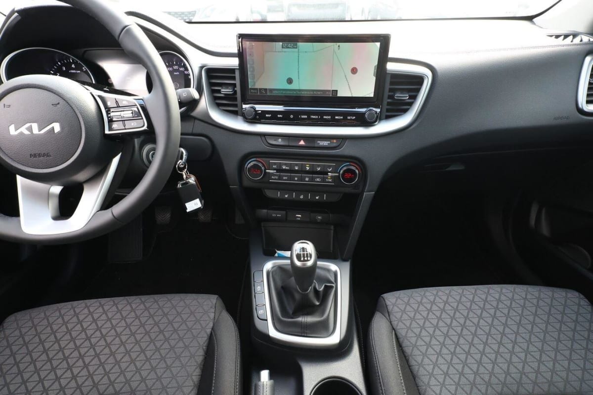 355803_p2 - KIA - CEED - 2025 - photo 8