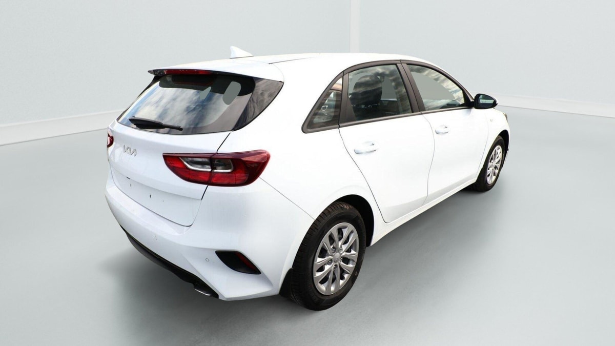 355803_p2 - KIA - CEED - 2025 - photo 4