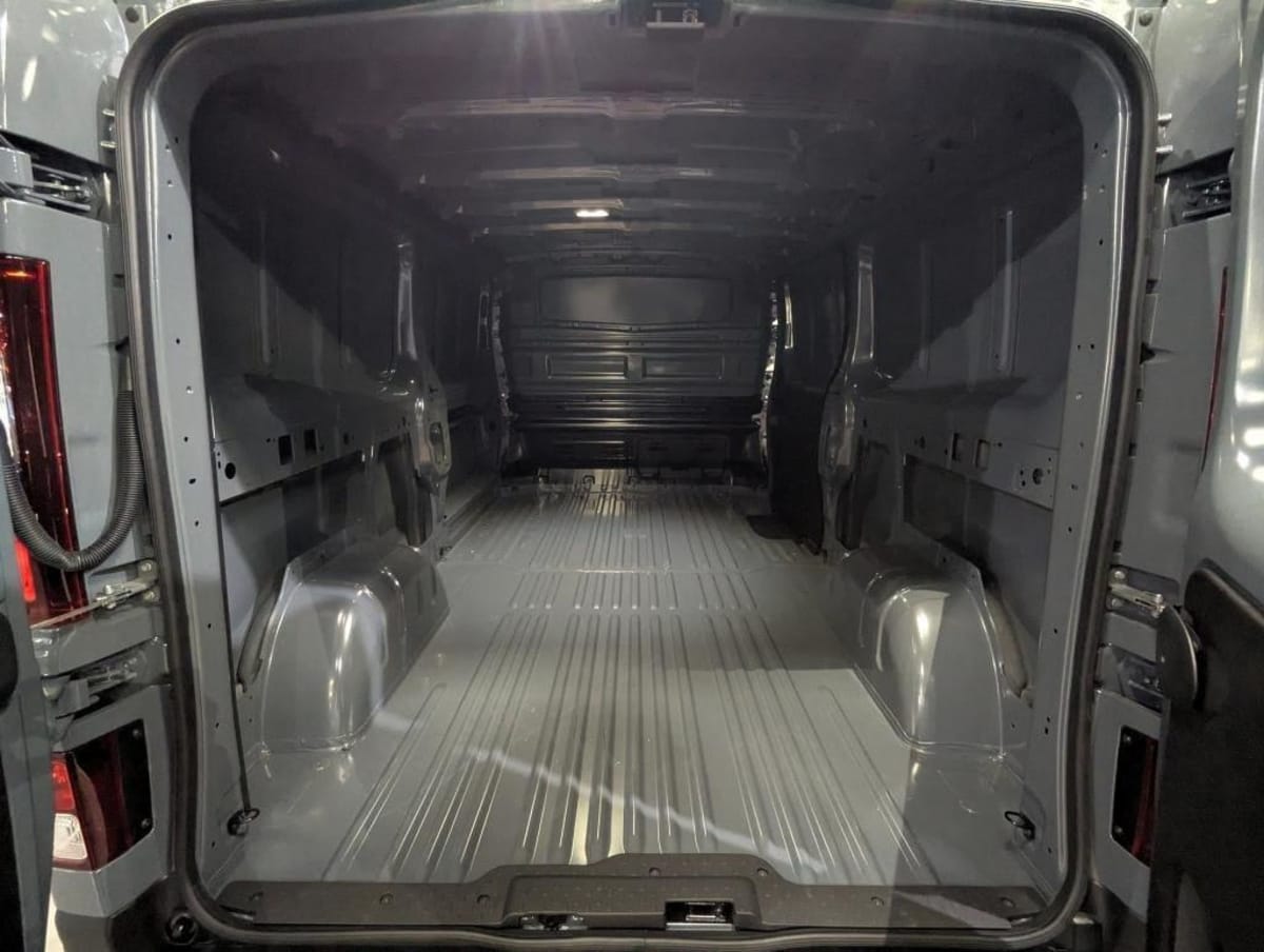 330013_p2 - RENAULT - TRAFIC - 2025 - photo 8