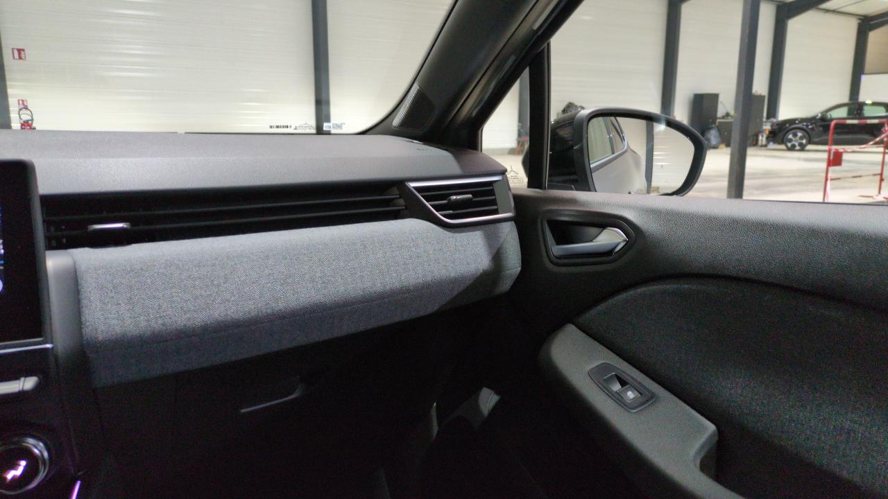 46481_p28 - RENAULT - CLIO 5 - 2025 - photo 17