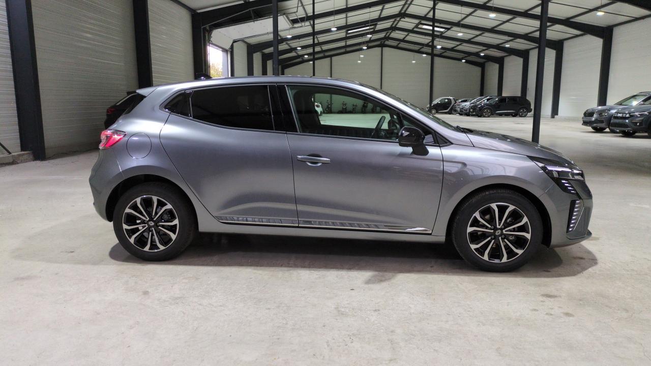 46481_p28 - RENAULT - CLIO 5 - 2025 - photo 3