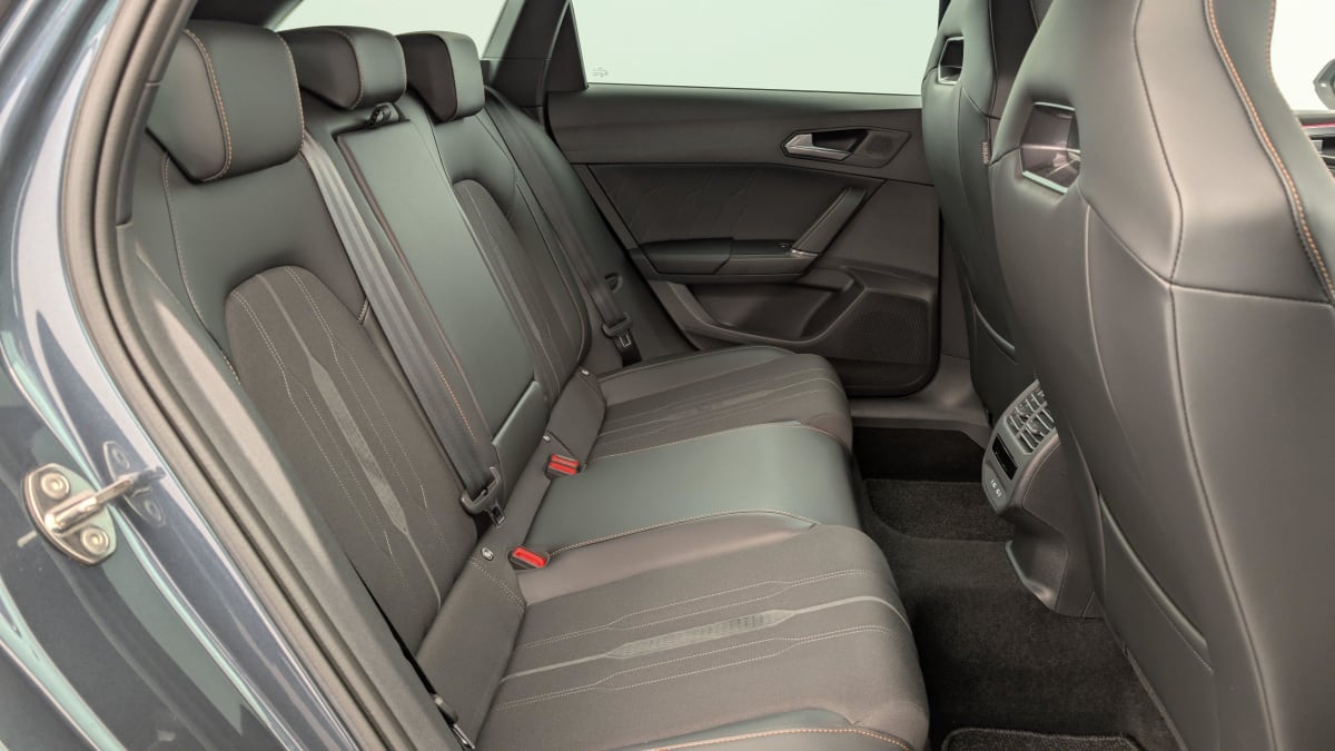 356422_p2 - CUPRA - LEON - 2022 - photo 10