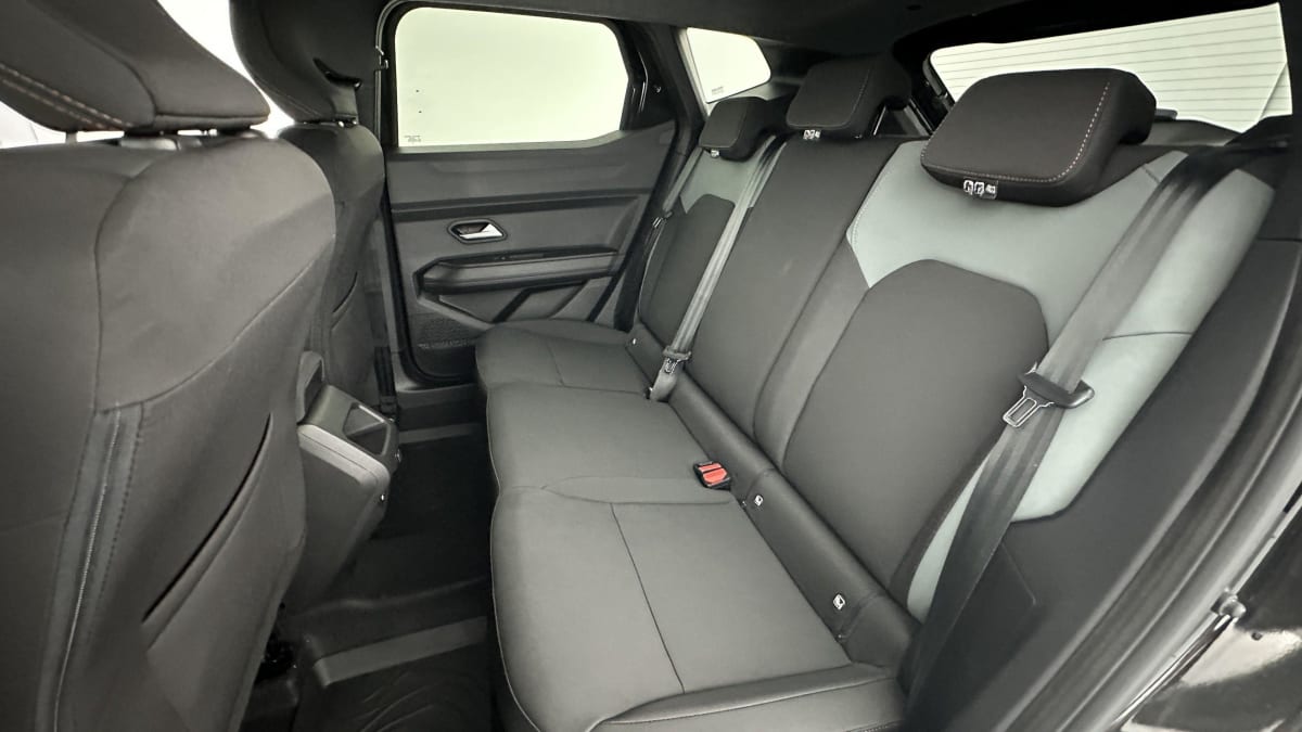 352296_p2 - DACIA - DUSTER - 2025 - photo 9