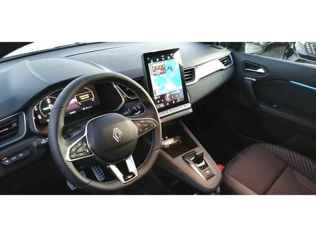 361637_p2 - RENAULT - CAPTUR - 2025 - photo 5