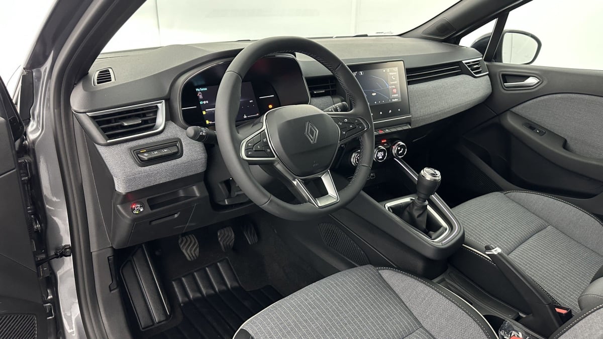 348876_p2 - RENAULT - CLIO - 2025 - photo 7