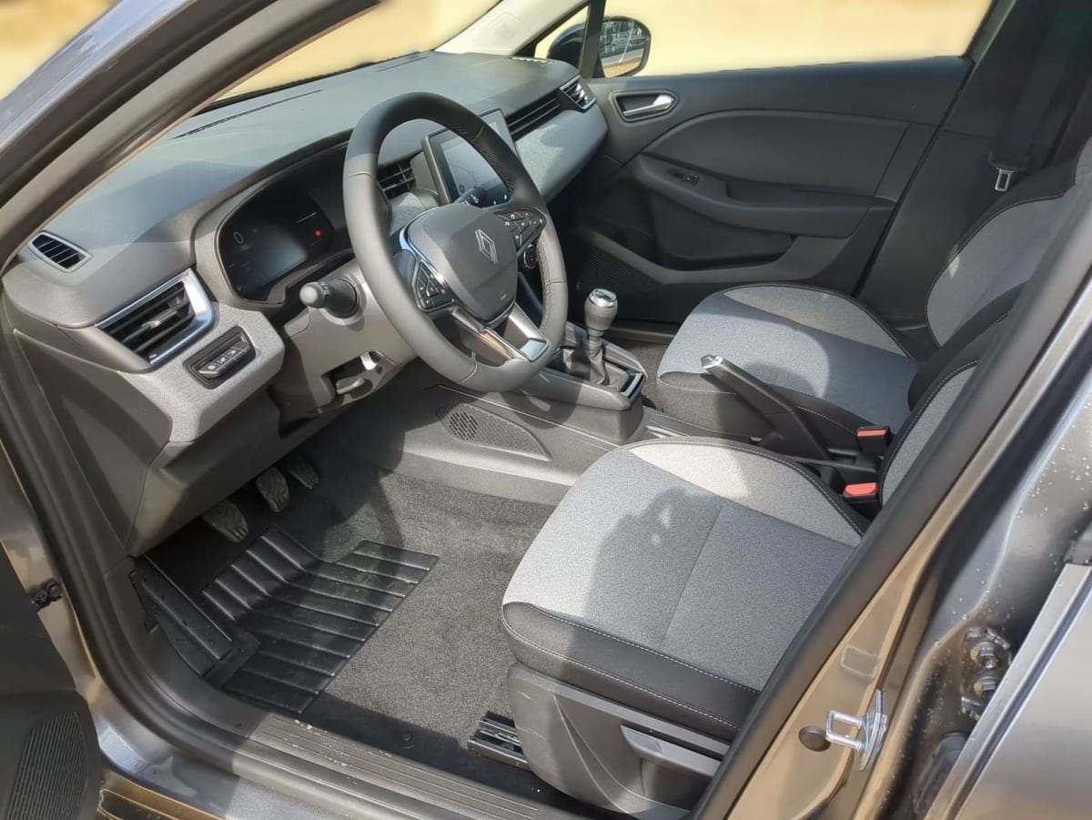 362053_p2 - RENAULT - CLIO 5 - 2025 - photo 4