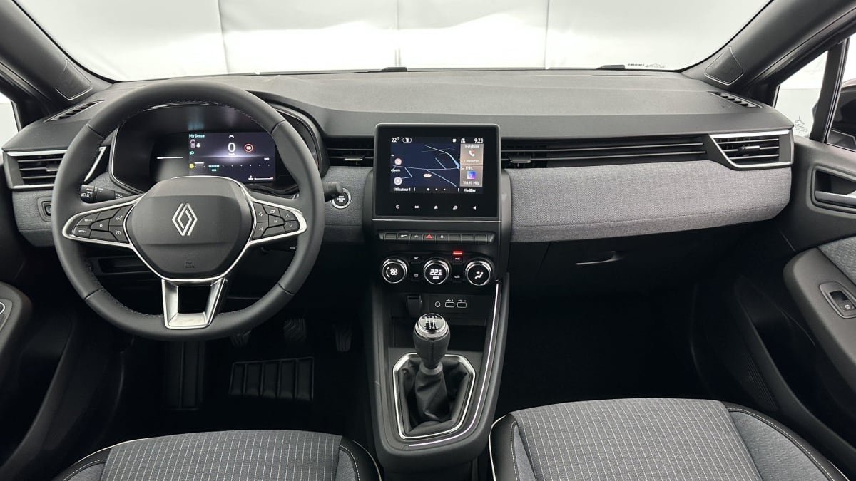 348876_p2 - RENAULT - CLIO - 2025 - photo 8