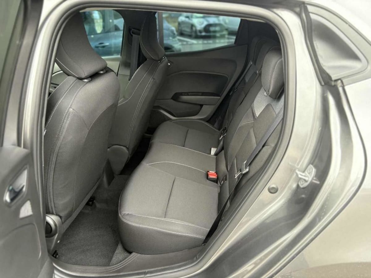 359772_p2 - RENAULT - CLIO 5 - 2025 - photo 10