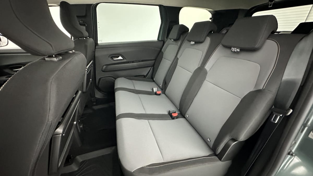 353839_p2 - DACIA - JOGGER - 2025 - photo 9