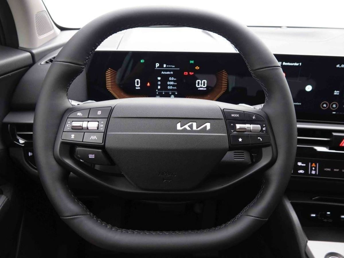 125028352_p2 - KIA - SPORTAGE - 2025 - photo 8