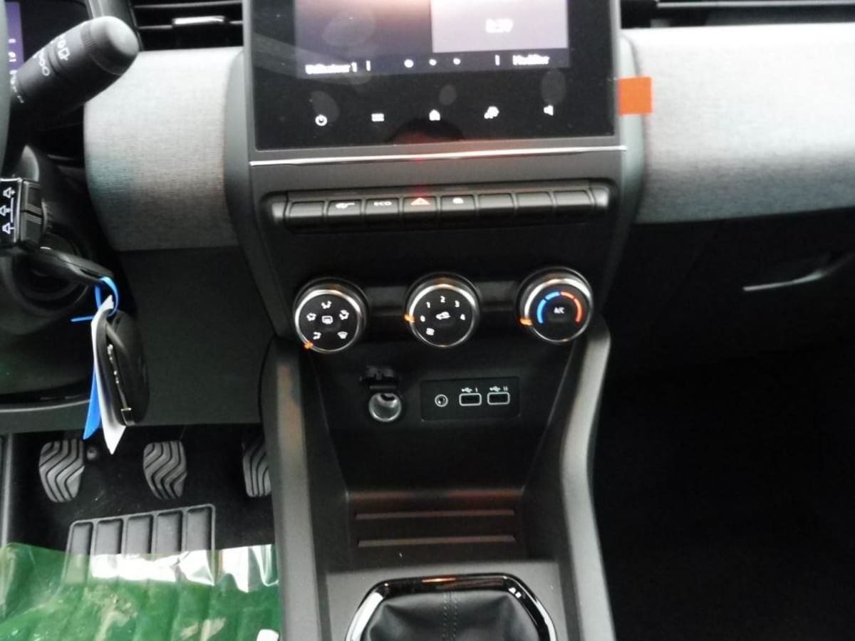 362426_p2 - RENAULT - CLIO - 2025 - photo 7