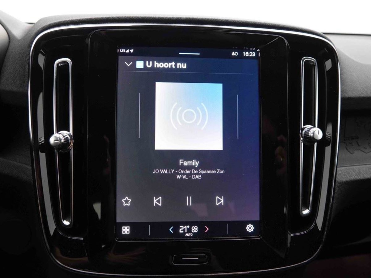 351992_p2 - VOLVO - XC 40 - 2025 - photo 9