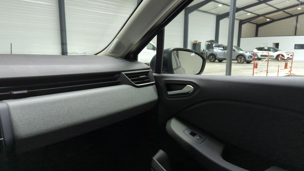 45472_p28 - RENAULT - CLIO 5 - 2025 - photo 19