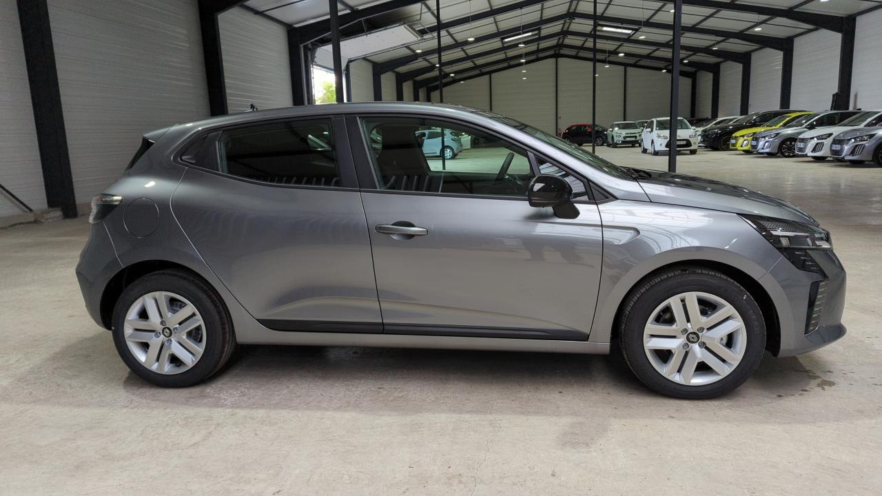 45472_p28 - RENAULT - CLIO 5 - 2025 - photo 3