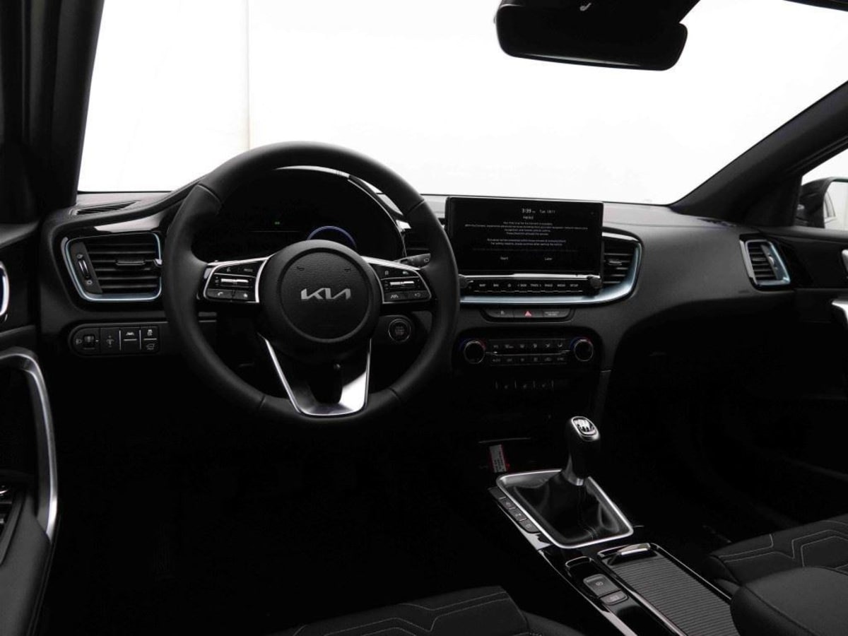 364562_p2 - KIA - CEED SW - 2025 - photo 9