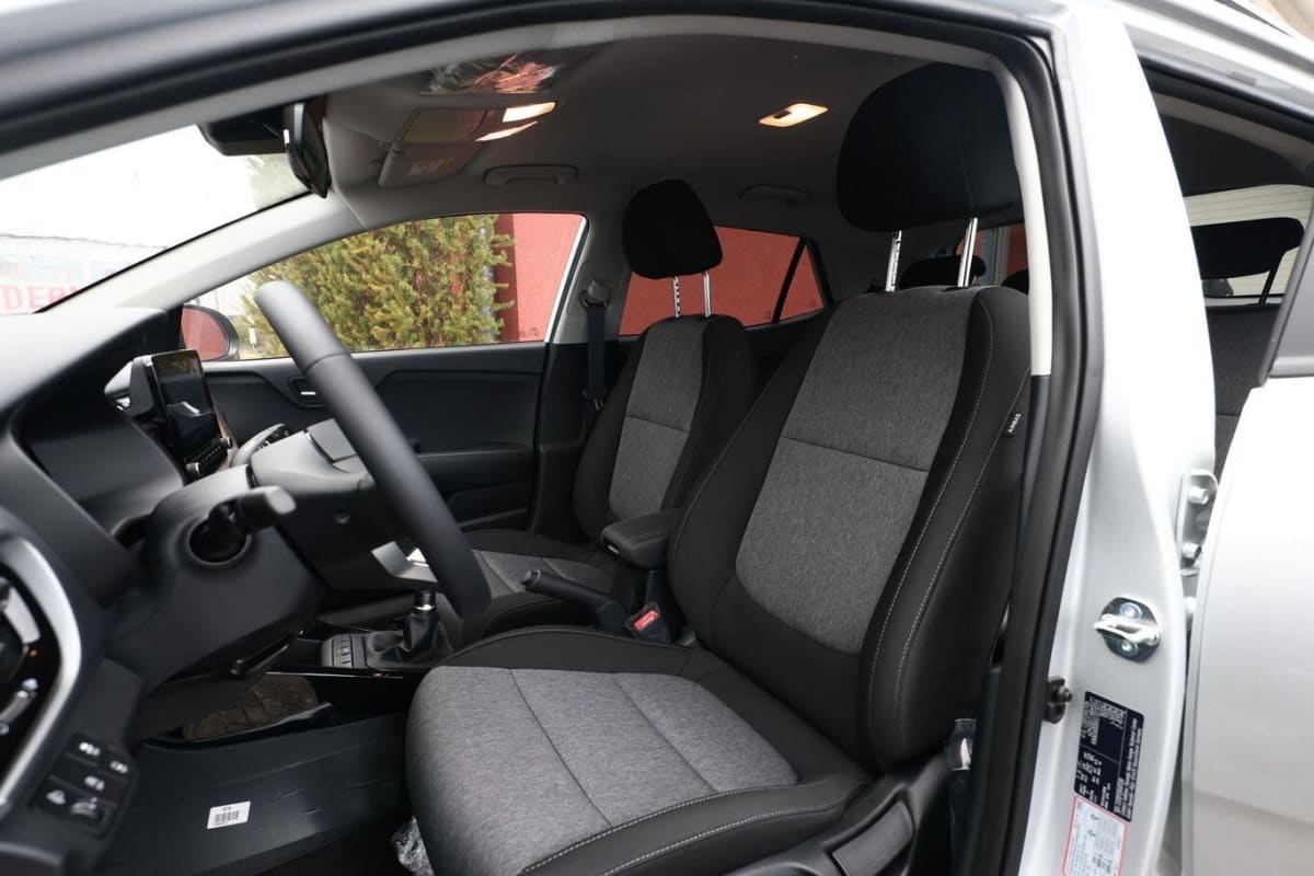 365402_p2 - KIA - STONIC - 2025 - photo 6