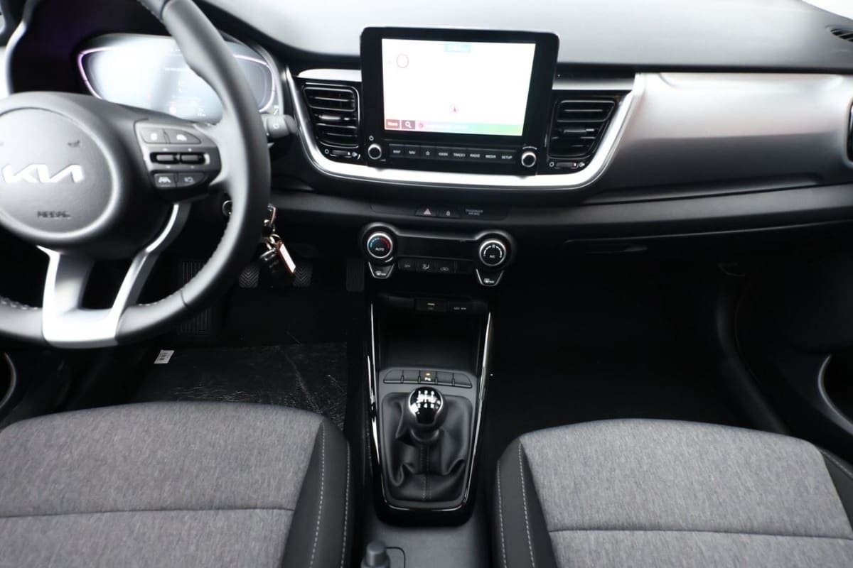 365398_p2 - KIA - STONIC - 2025 - photo 8
