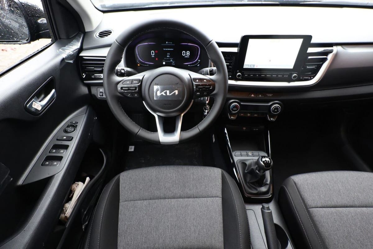 365401_p2 - KIA - STONIC - 2025 - photo 7