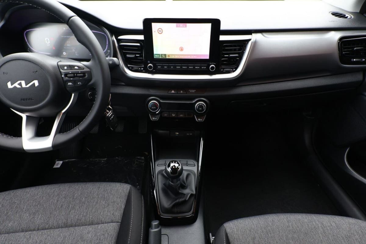 365402_p2 - KIA - STONIC - 2025 - photo 8