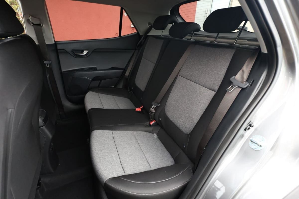 365398_p2 - KIA - STONIC - 2025 - photo 10