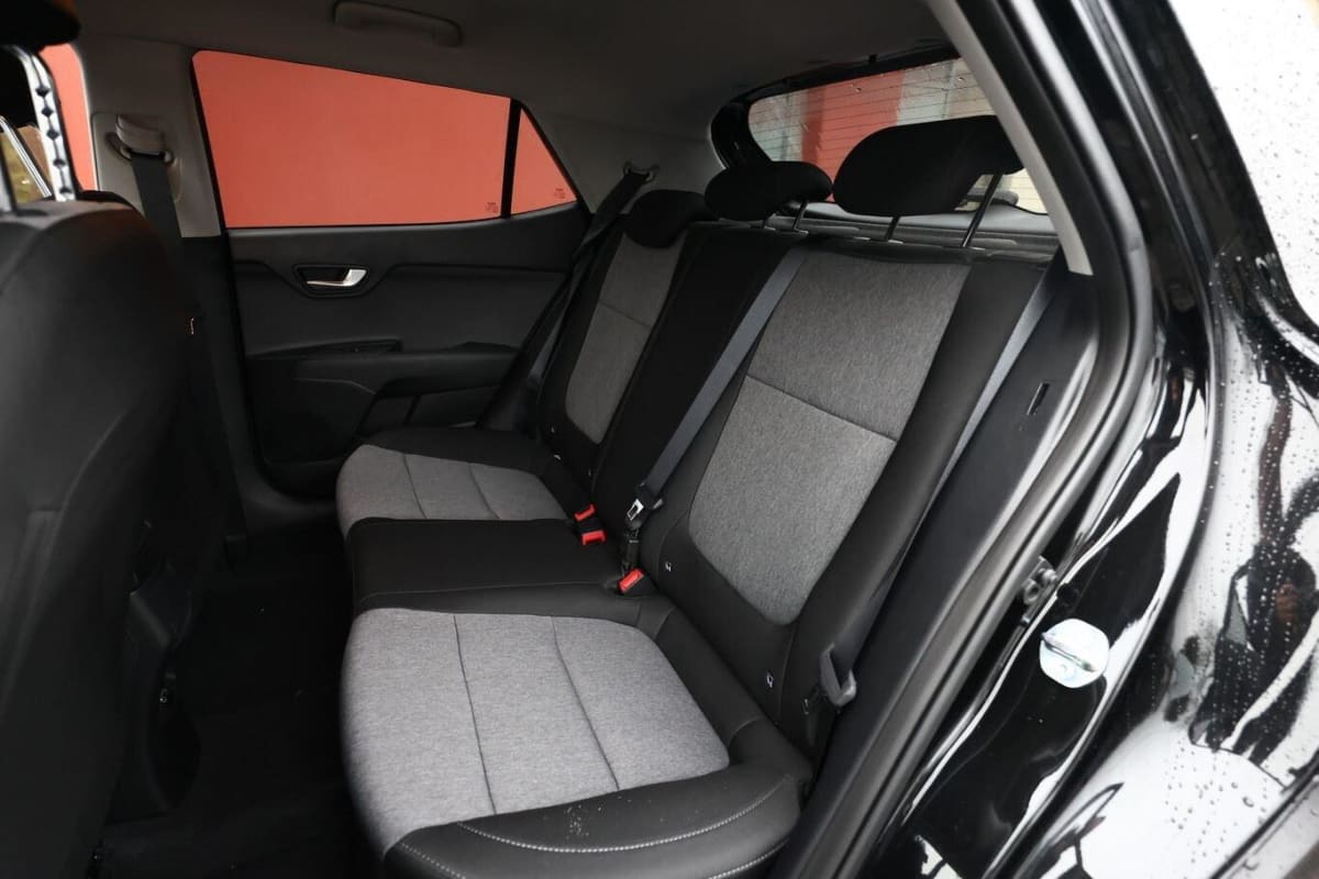 365401_p2 - KIA - STONIC - 2025 - photo 10