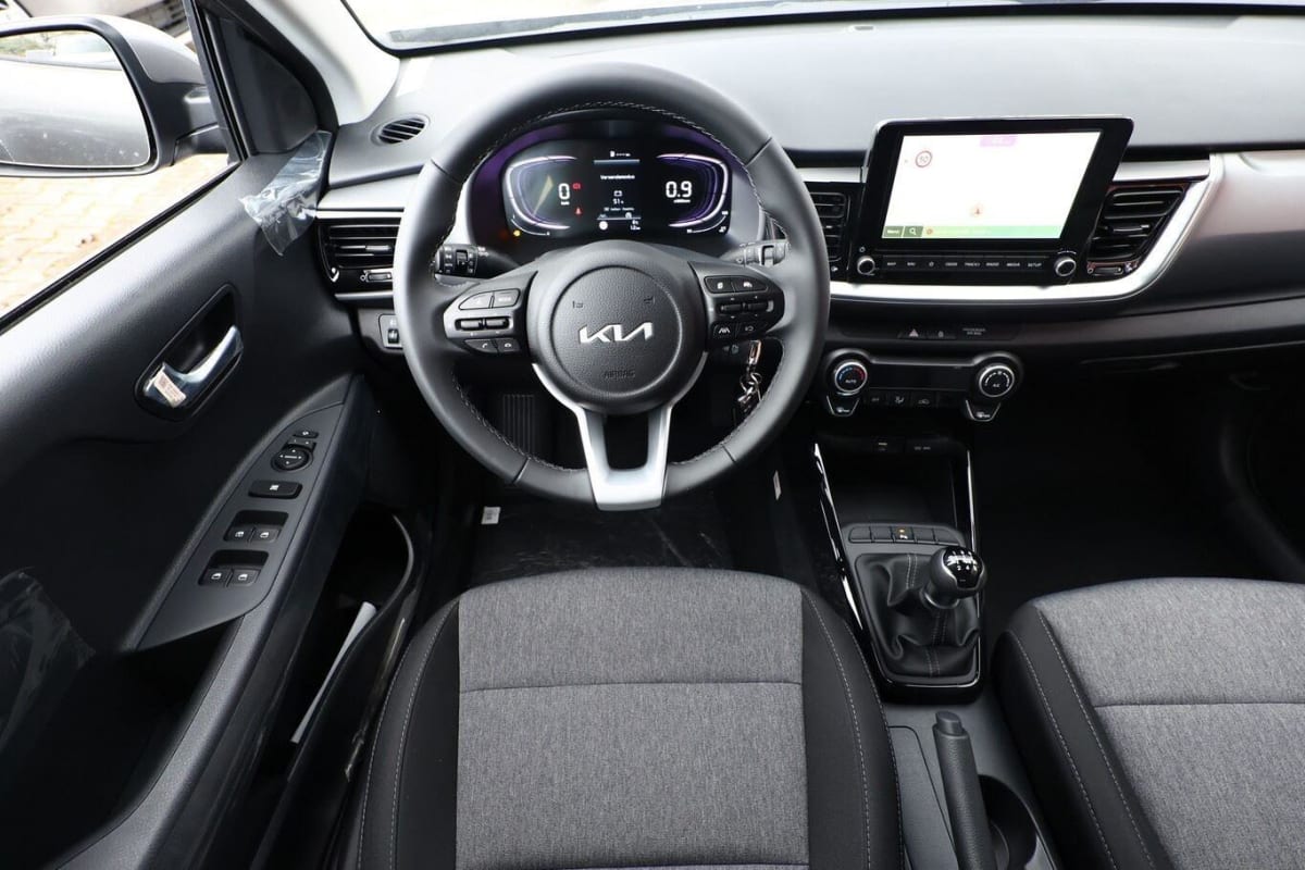 365398_p2 - KIA - STONIC - 2025 - photo 7