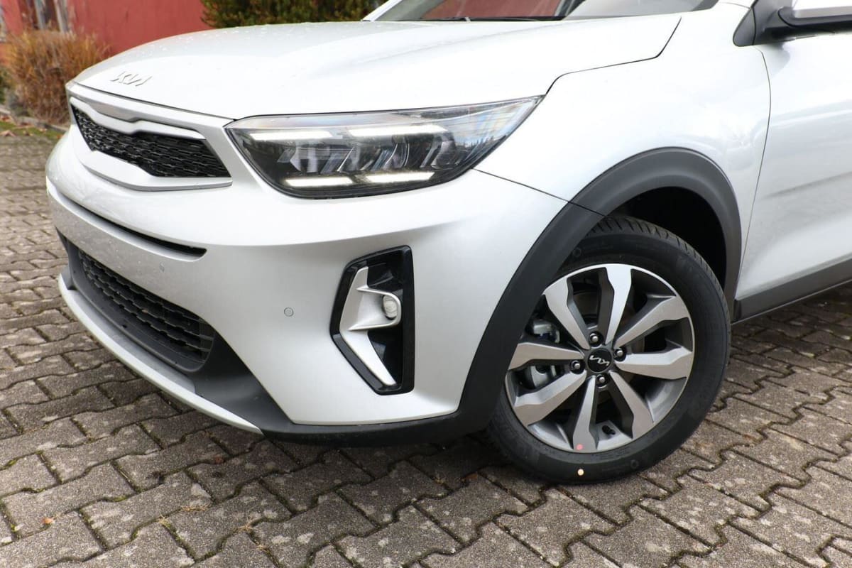 365402_p2 - KIA - STONIC - 2025 - photo 5