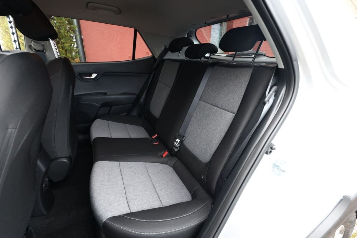 365402_p2 - KIA - STONIC - 2025 - photo 10