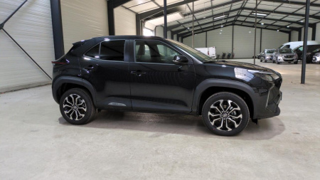 45967_p28 - TOYOTA - YARIS CROSS - 2025