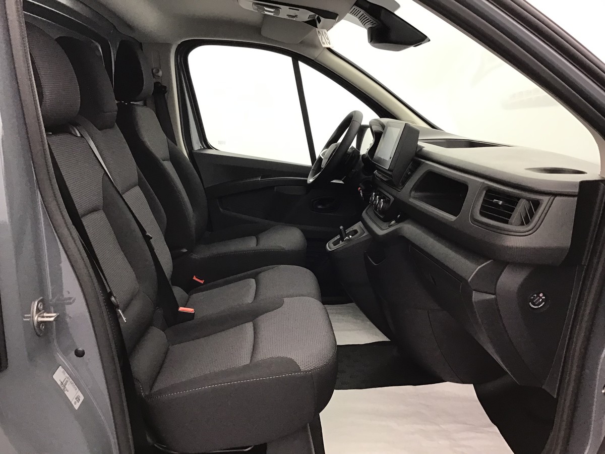 N200345_p3 - RENAULT - TRAFIC - 2025 - photo 6