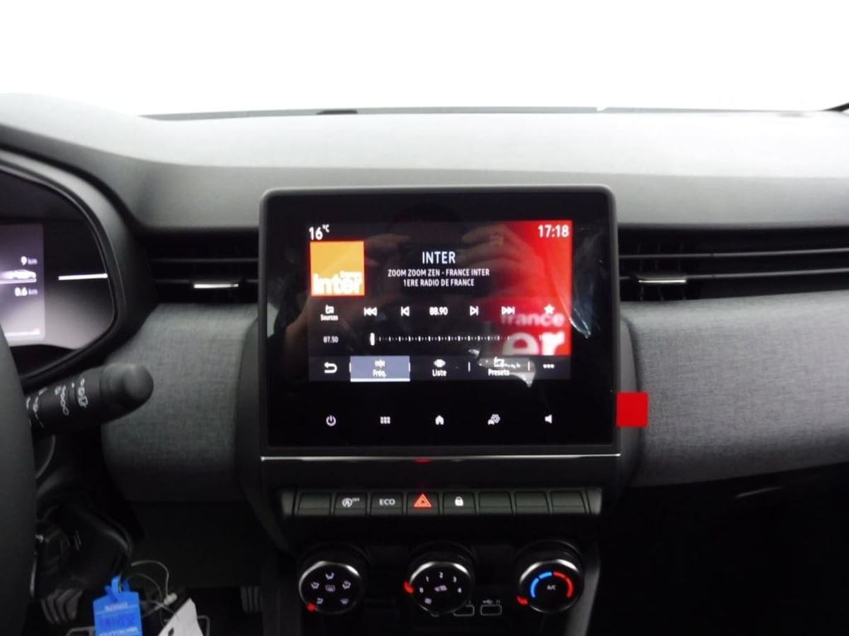 362430_p2 - RENAULT - CLIO - 2025 - photo 10