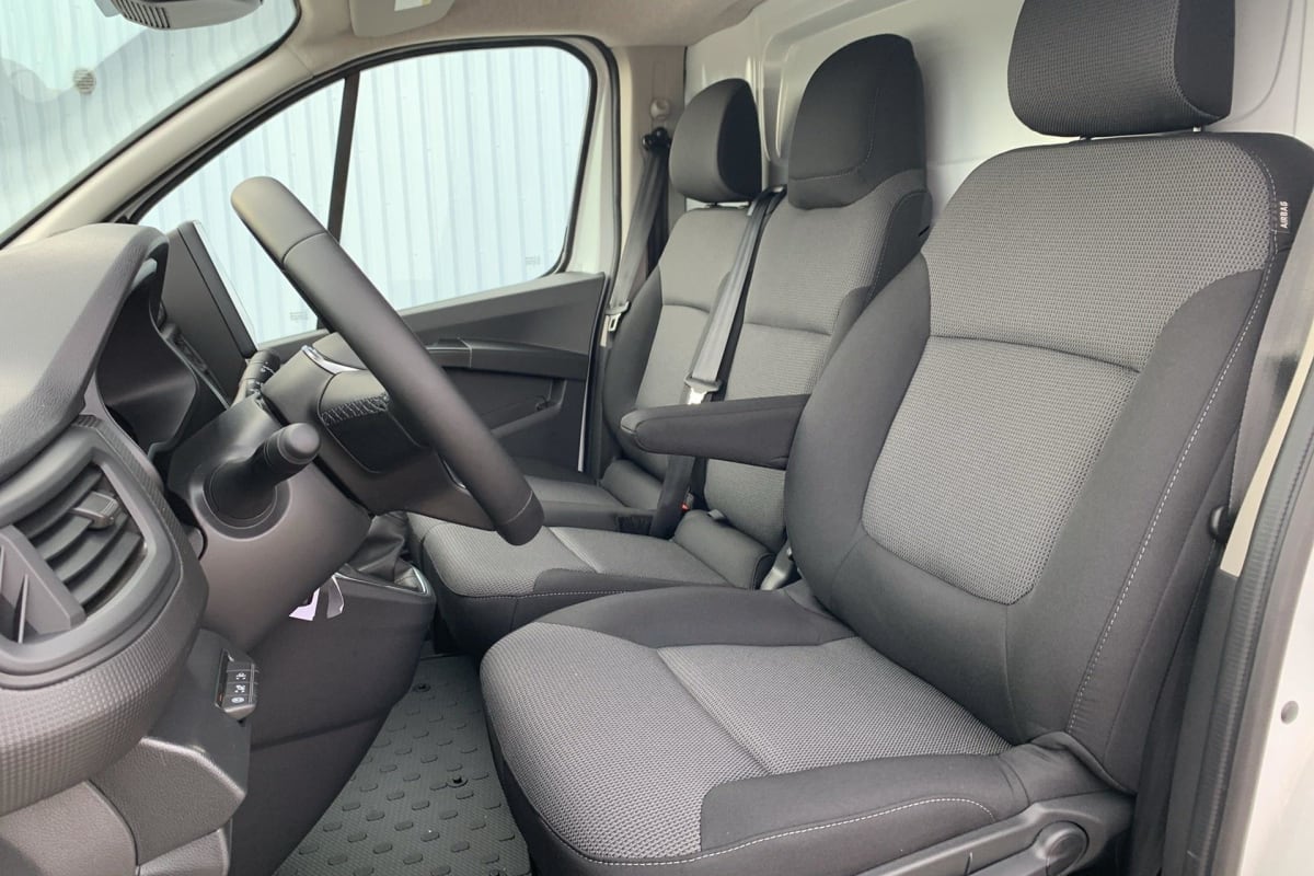 358213_p2 - RENAULT - TRAFIC - 2025 - photo 9