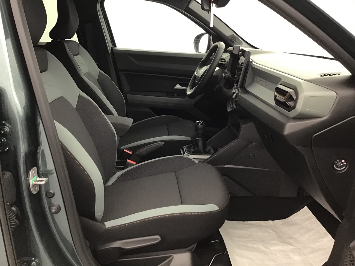 N200687_p3 - DACIA - DUSTER - 2025 - photo 6