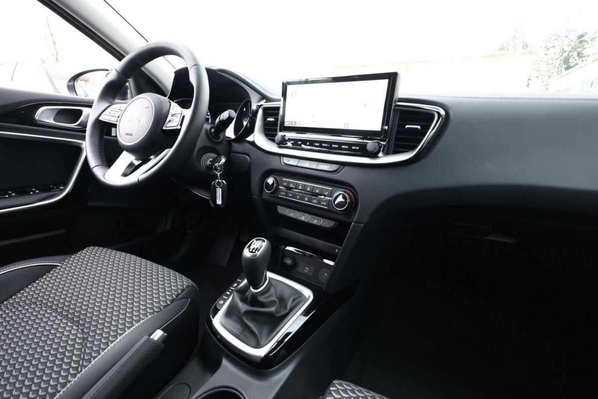 372892_p2 - KIA - XCEED - 2026 - photo 10