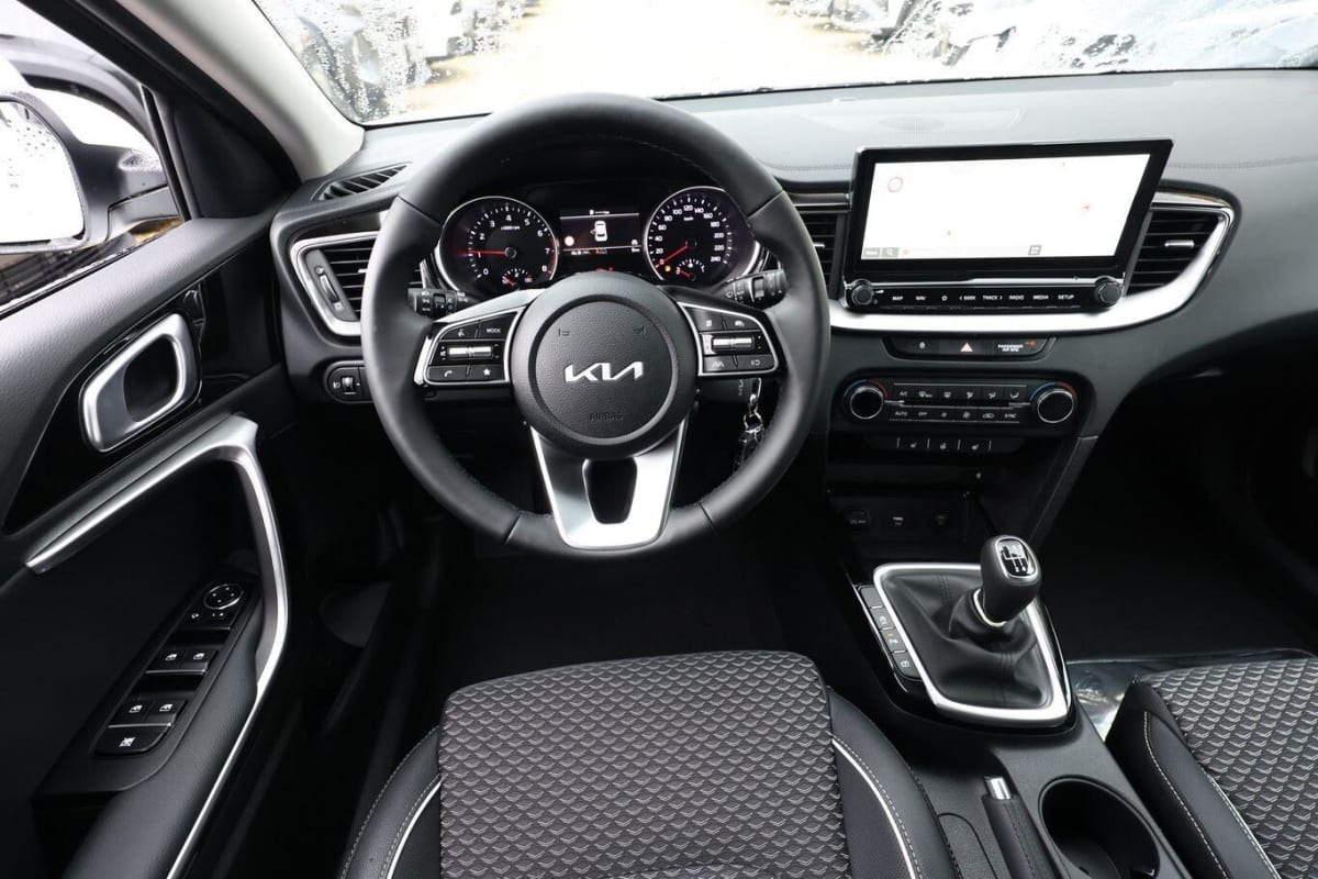 372892_p2 - KIA - XCEED - 2026 - photo 8