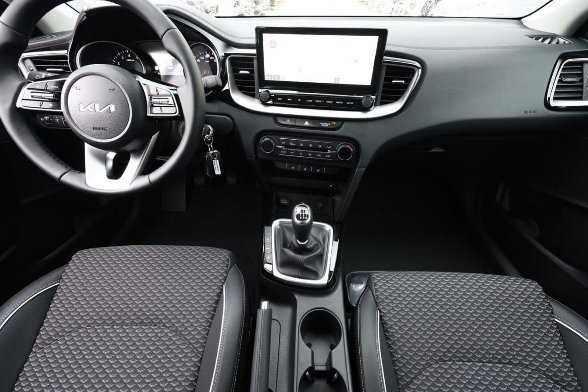 372892_p2 - KIA - XCEED - 2026 - photo 9