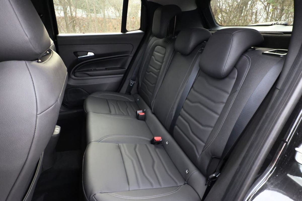 374806_p2 - JEEP - AVENGER - 2026 - photo 10